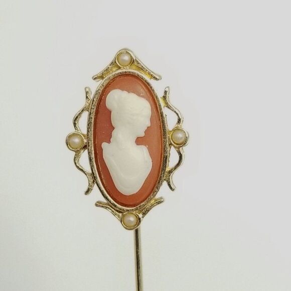 Vintage Avon Cameo Stick Pin Brooch, Gold Tone Faux Pearl Lady Portrait Estate - Picture 1 of 6
